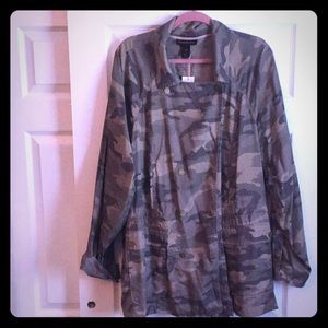 Camouflage double breasted light weight jacket